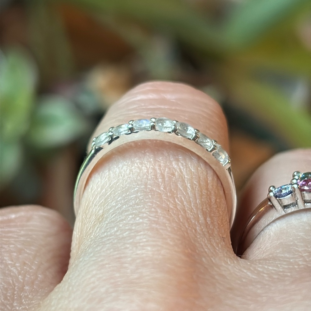 925 Genuine Rainbow Moonstone 7 Stone Band Ring Sterling Silver - Picture 4 of 8